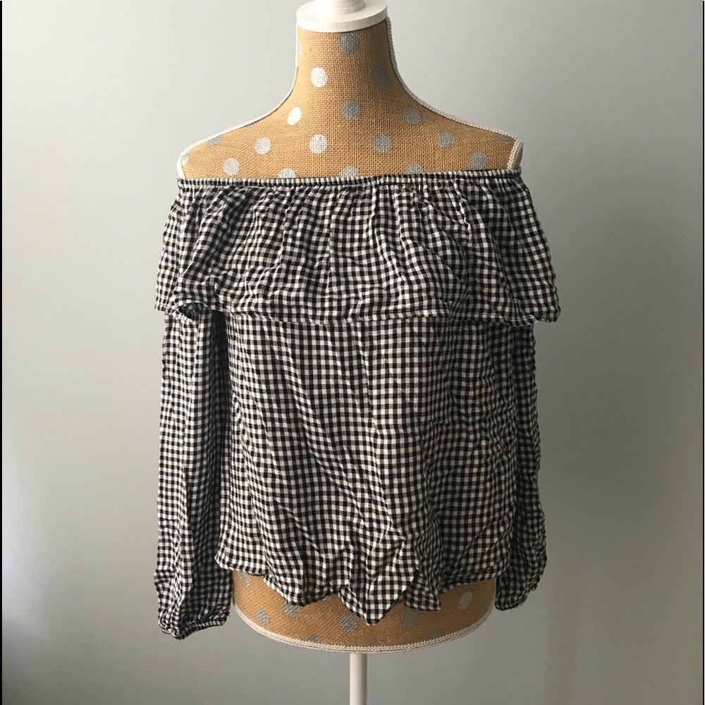 NWT! ✨Black and White Gingham Off the Shoulder Top